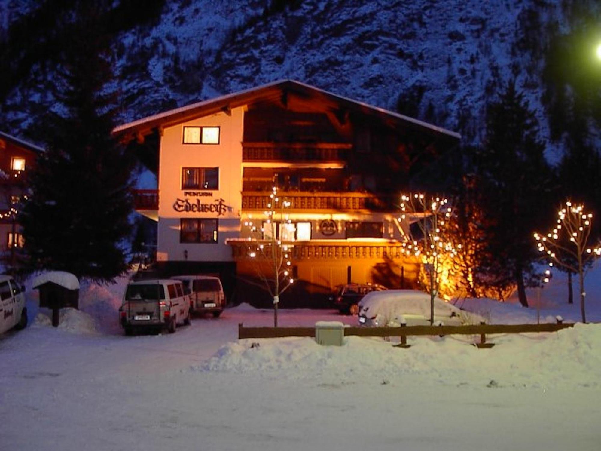 Pension Und Apartment Edelweiss Heiligenblut Exterior foto
