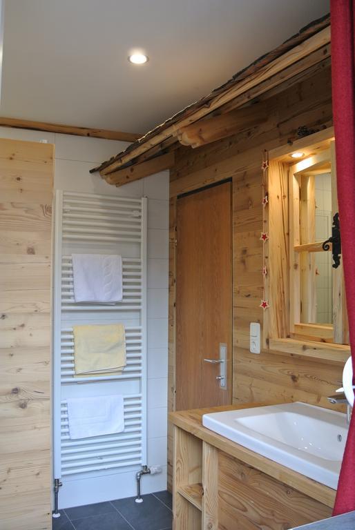 Pension Und Apartment Edelweiss Heiligenblut Exterior foto