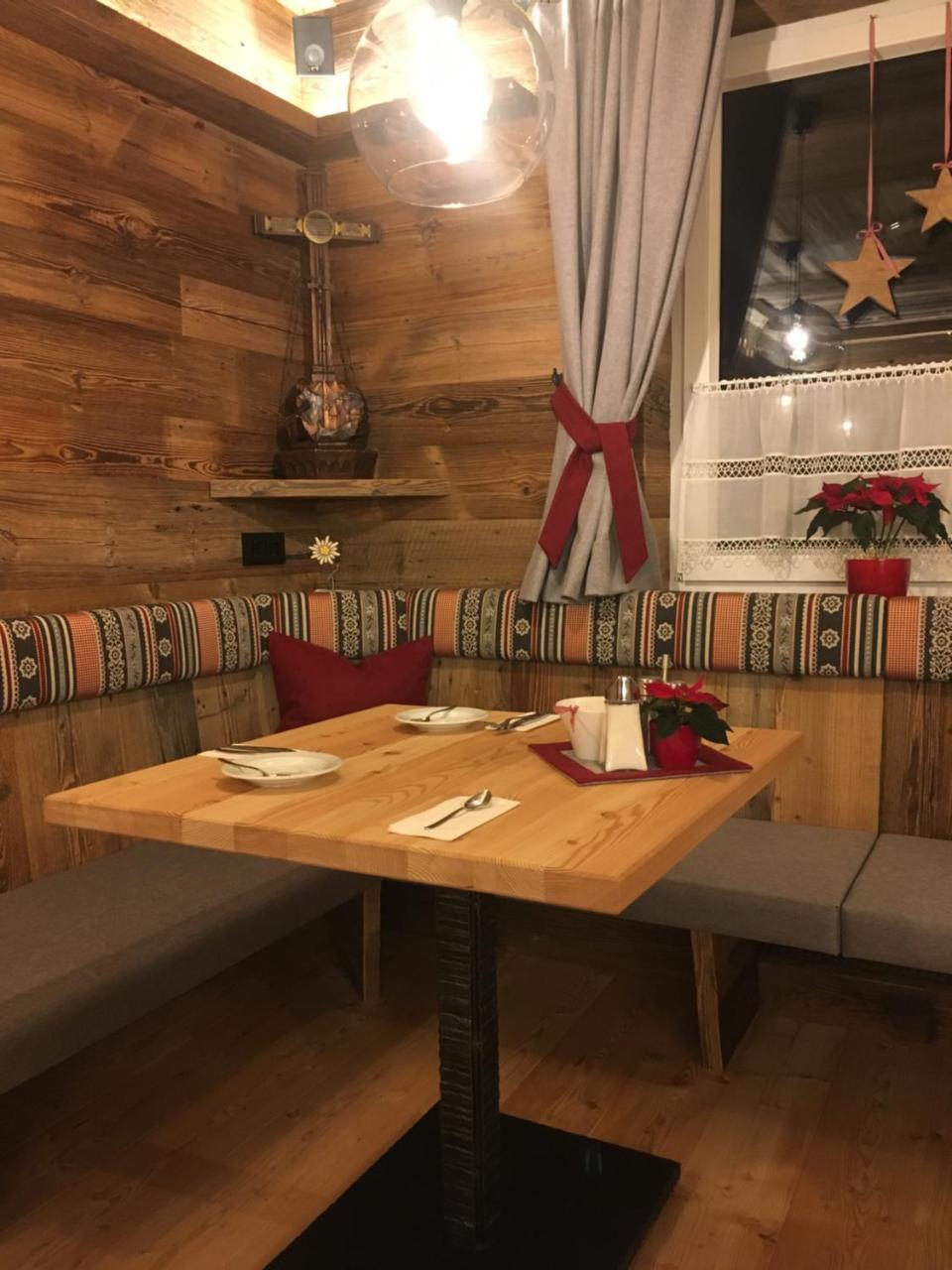 Pension Und Apartment Edelweiss Heiligenblut Exterior foto